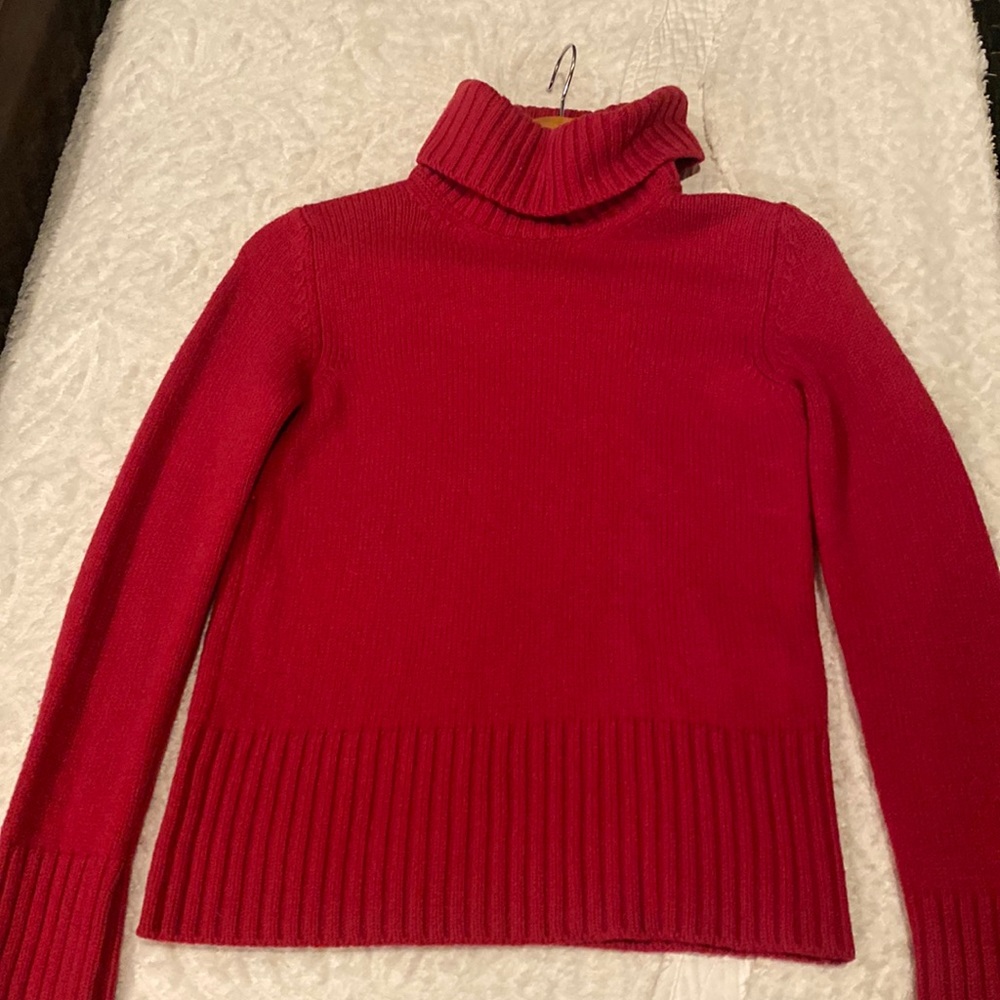 Womens size Small Burberry turtleneck sweater in red